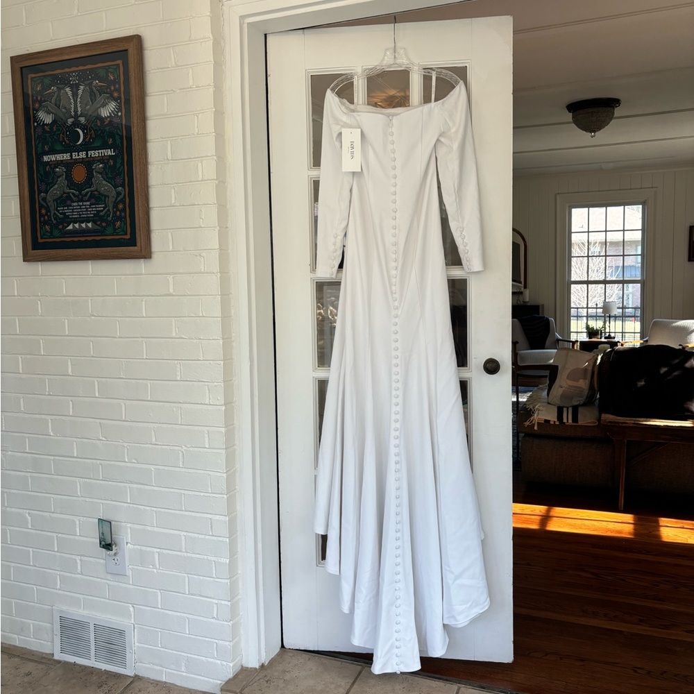 BNWT David’s Bridal gown.